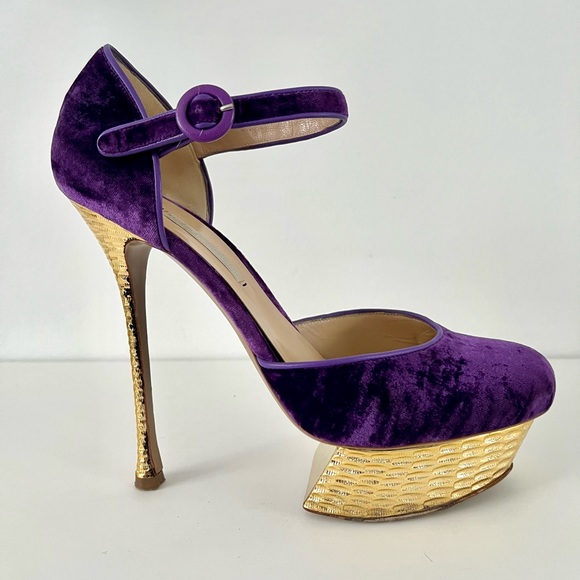 Nicholas Kirkwood purple velvet , with metallic gold heels - Picture 1 of 9